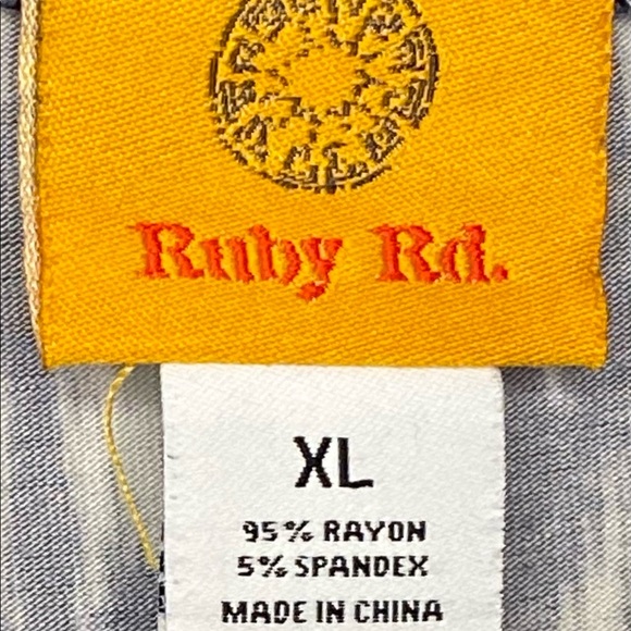 Ruby Rd brand printed 3/4 sleeve blouse - Picture 2 of 4